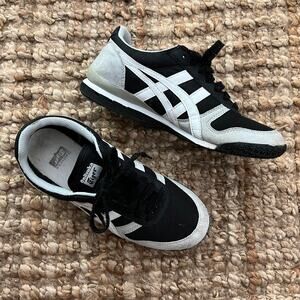 Onitsuka Tiger Ultimate 81 Retro Runner Sneakers Black White Men 5.5 Women 7